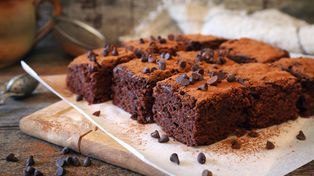 Dodałam cukinię do brownie. Rodzina była w szoku, gdy poznała sekret tego ciasta
