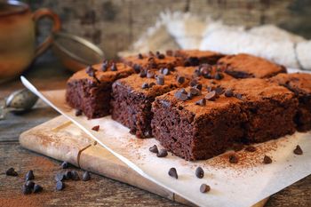 Dodałam cukinię do brownie. Rodzina była w szoku, gdy poznała sekret tego ciasta
