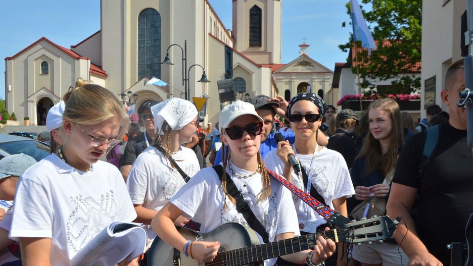 W czwartek 7 sierpnia ze Skarżyska - Kamiennej wyruszyła piesza pielgrzymka do Częstochowy. W każdej z trzech grup działa sekcja muzyczna.