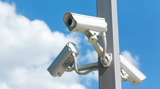 Kielce: Monitoring miejski znów ujawnił zażywanie narkotyków w centrum. Trzech mężczyzn zatrzymanych