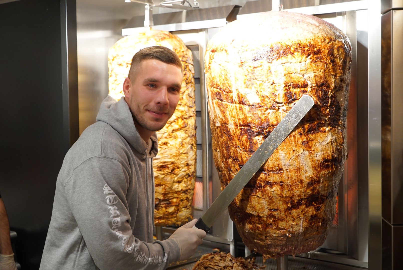 Lukas Podolski z kebabami