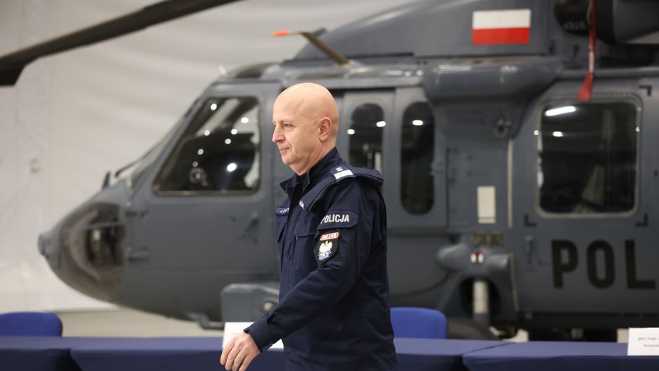 NIK alarmuje: zakup black hawków dla policji nielegalny
