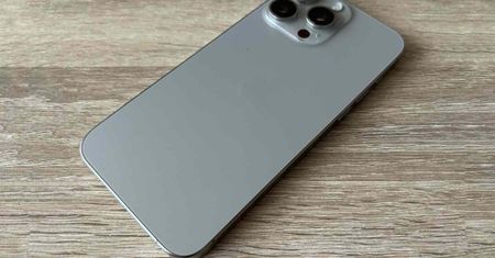 Największe i najmocniejsze – iPhone 15 Pro i 15 Pro Max debiutują na rynku