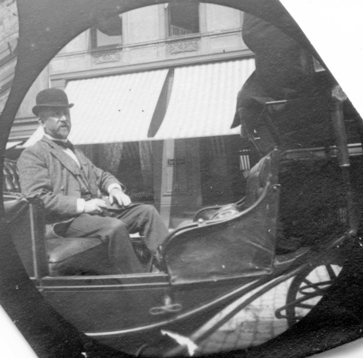 Carl Størmer robił zdjęcia z ukrycia w XIX wieku. Czy był pierwszym fotografem ulicznym? 6