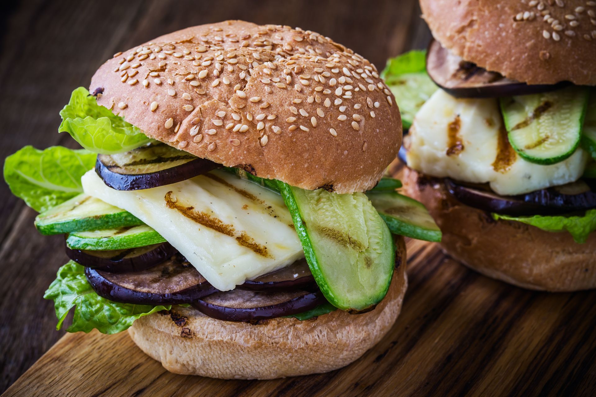Na grillu będą burgery w greckim stylu. Nie mają mięsa, a każdy zjada co najmniej dwa