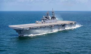 Iran mówi o "podpaleniu" żołnierzy USA. Reagują na wysłanie okrętu