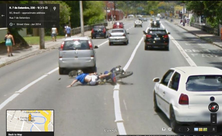 Wypadek motocyklowy na Google Street View 4