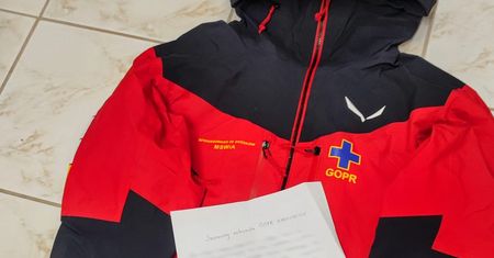 Ratownicy GOPR odzyskali kurtkę. Uratowany turysta przeprosił za kradzież