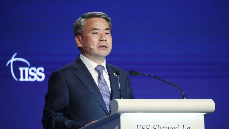 Południowokoreański minister obrony Lee Jong-sup