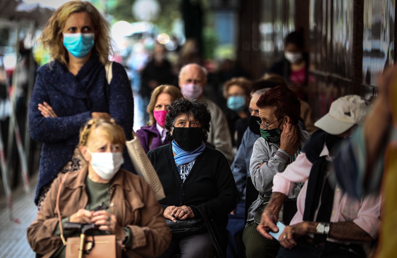 Założyciel BioNTech: będą pojawiały się lokalne ogniska epidemii, ale nie będą stanowiły zagrożenia