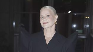 Małgorzata Kożuchowska w drodze na pokaz mody. Frędzle i niebotycznie długie kozaki!