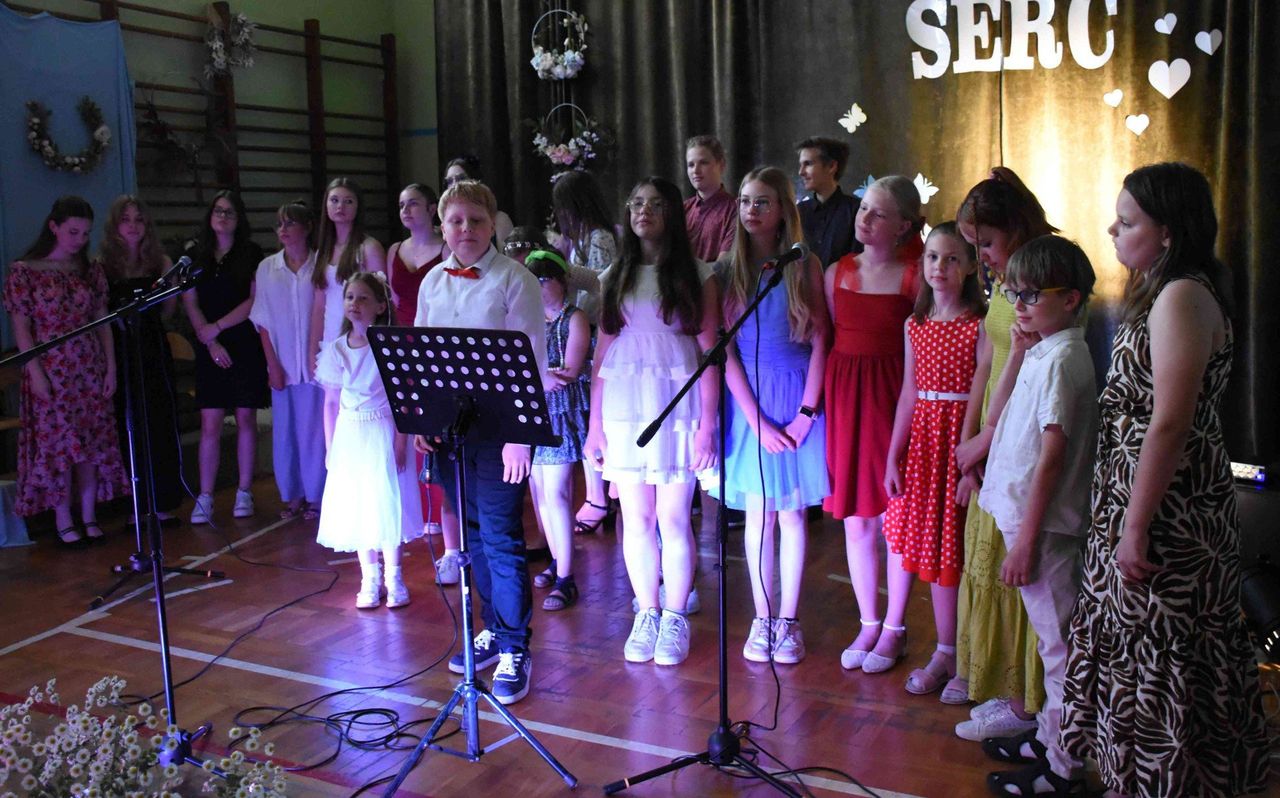 W SP nr 11 w Inowrocławiu odbył się koncert "W rytmie serc"