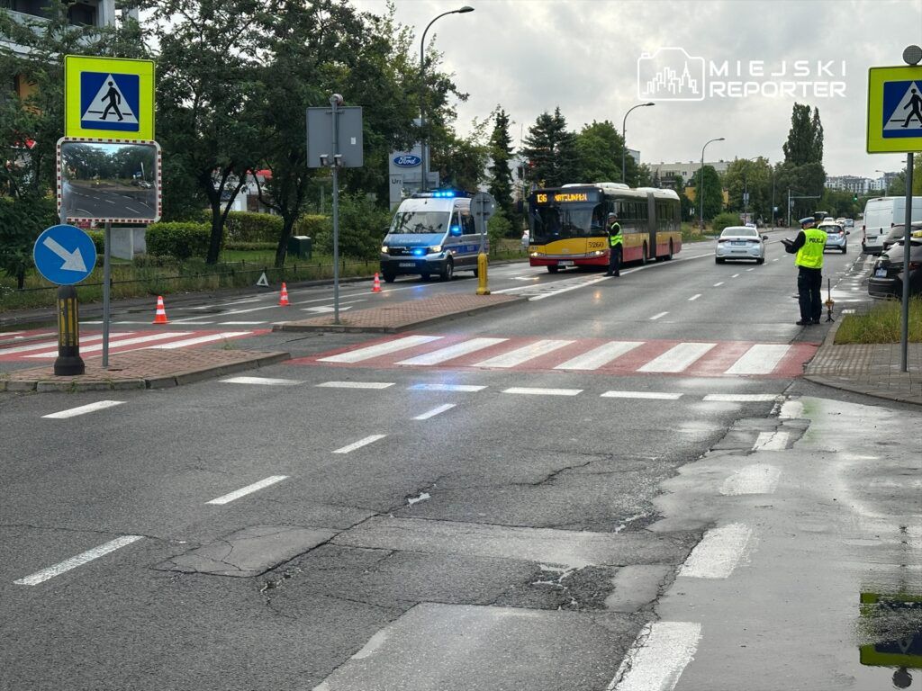 Potrąciła pieszego na przejściu na Ursynowie. Trafił do szpitala