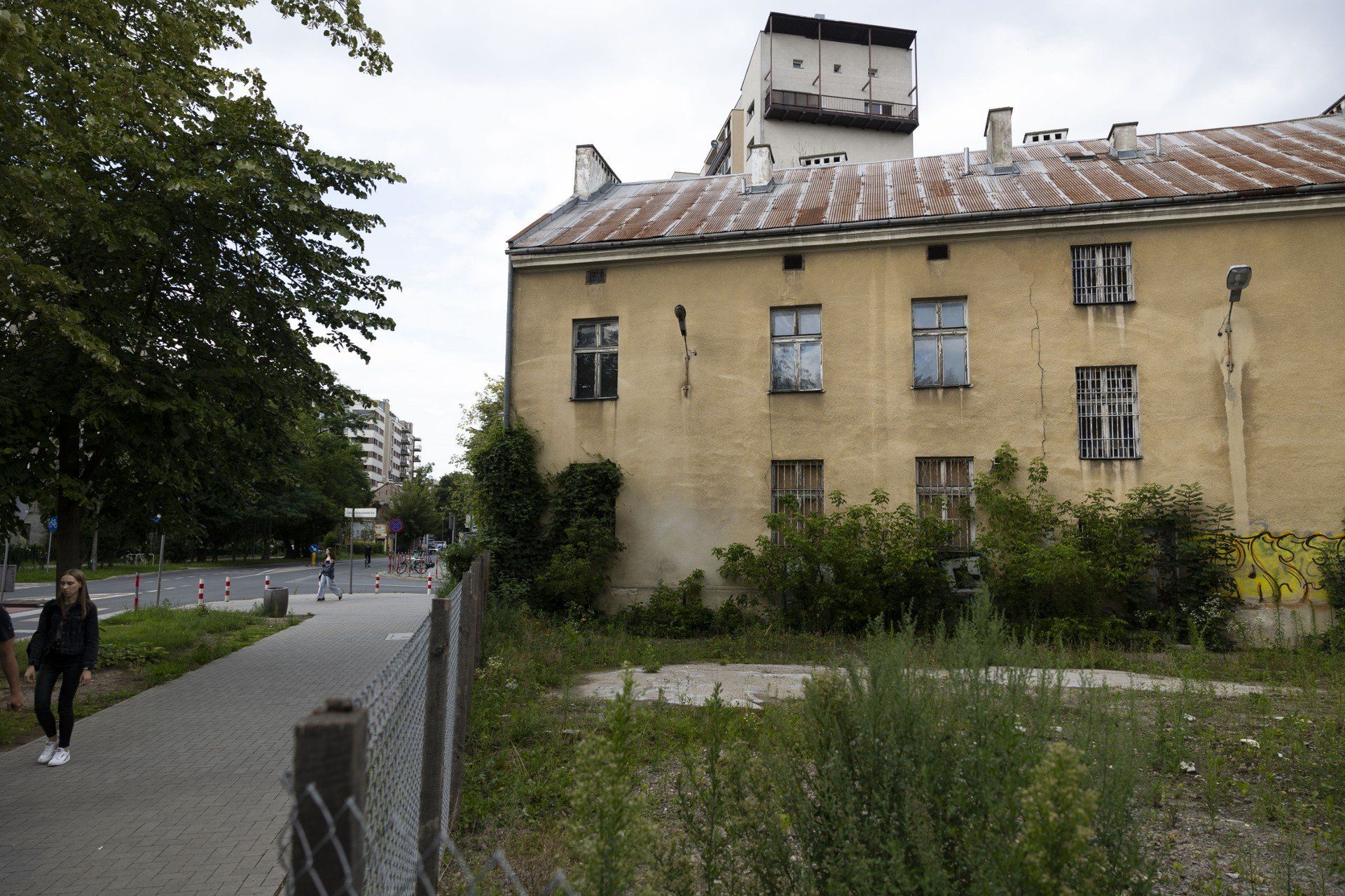 Dawny posterunek policji na Mazowieckiej nadal straszy