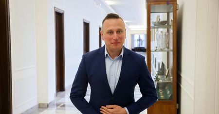 Senator apeluje ws. alertu RCB. "Ponad rok bez ostrzeżeń epidemicznych"
