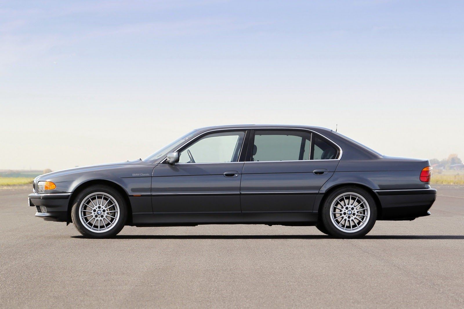 BMW Serii 7 V12
