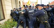 Oburzający apel policji. "Możemy użyć miotacza gazu". Reakcja?