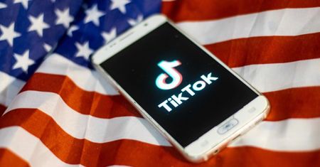 Donald Trump zablokował TikTok w USA. Tak jakby