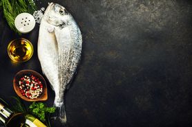 Częste jedzenie ryb i owoców morza chroni przed utratą słuchu