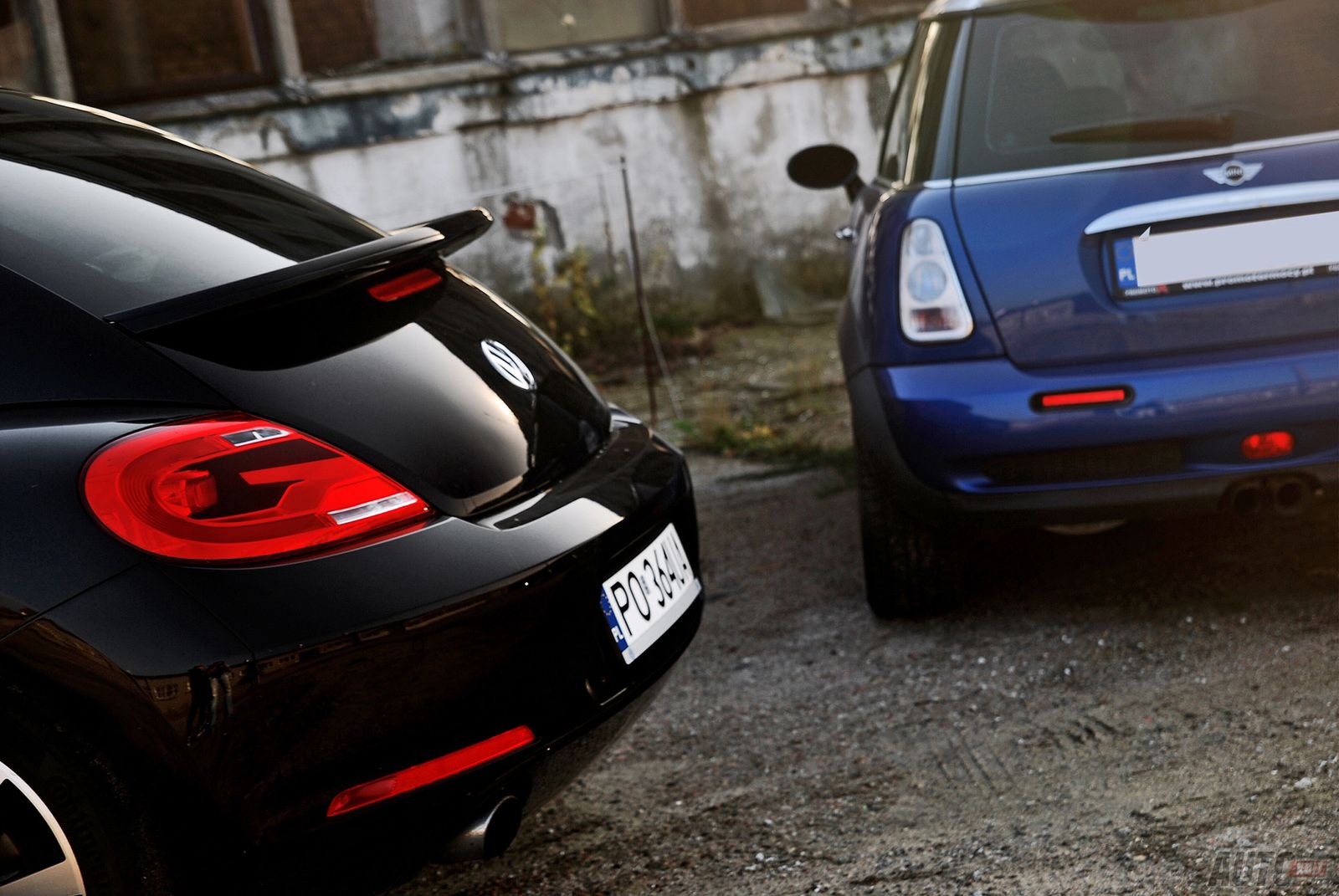 Volkswagen Beetle Sport 2,0 TSI DSG vs. Mini Cooper S