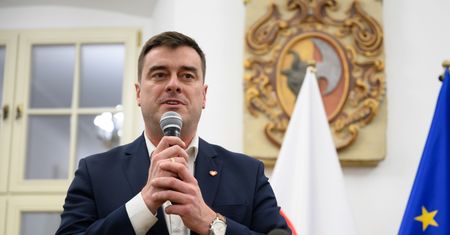 Prezydent miasta zwalnia urzędników. I skraca czas pracy urzędu