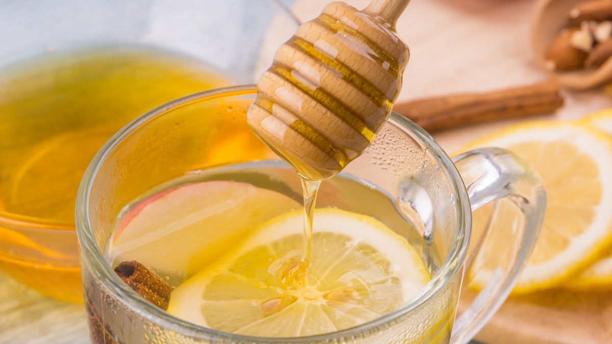 Piła wodę z miodem i cytryną przez trzy miesiące. Takich efektów się nie spodziewała