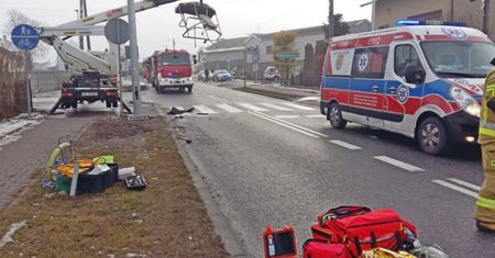 Dramat na Śląsku. Ciężarówka ścięła kosz podnośnika