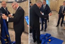 Wytarł flagą buty. Do sieci trafiło nagranie z Braunem