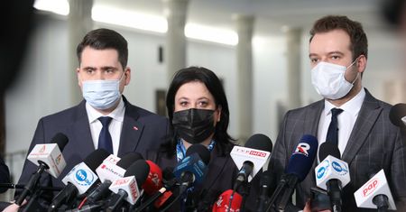 Przerwana transmisja konferencji posłów PiS. "Złożymy skargę do KRRiT"
