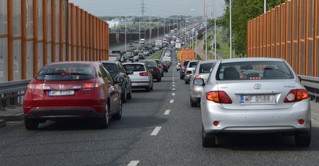 Były poseł z PiS krytykuje strefę czystego transportu w Warszawie. Jej wprowadzenie umożliwiła jego dawna partia