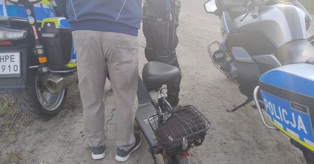 68-latek na hulajnodze elektrycznej. Jechał pod prąd na autostradzie A2