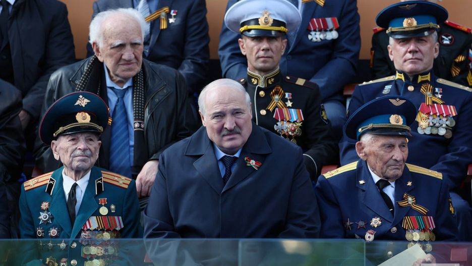 Aleksandr Łukaszenka na paradzie z okazji Dnia Zwycięstwa