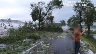 Potężna nawałnica nad Mazowszem. Zerwane dachy, powalone drzewa, zablokowane drogi. Jedna osoba nie żyje, jedna ranna