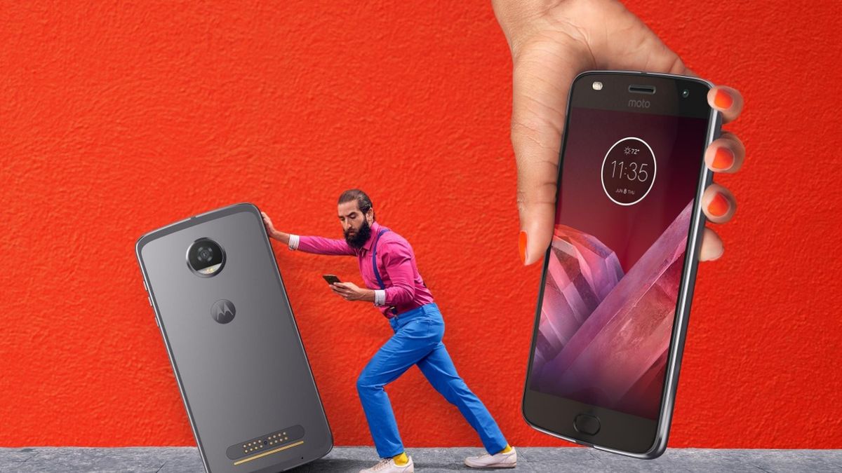 Moto Z2 Play oficjalnie. Ma lepszy aparat, mniejszą baterię i... moduł stworzony dla graczy 1