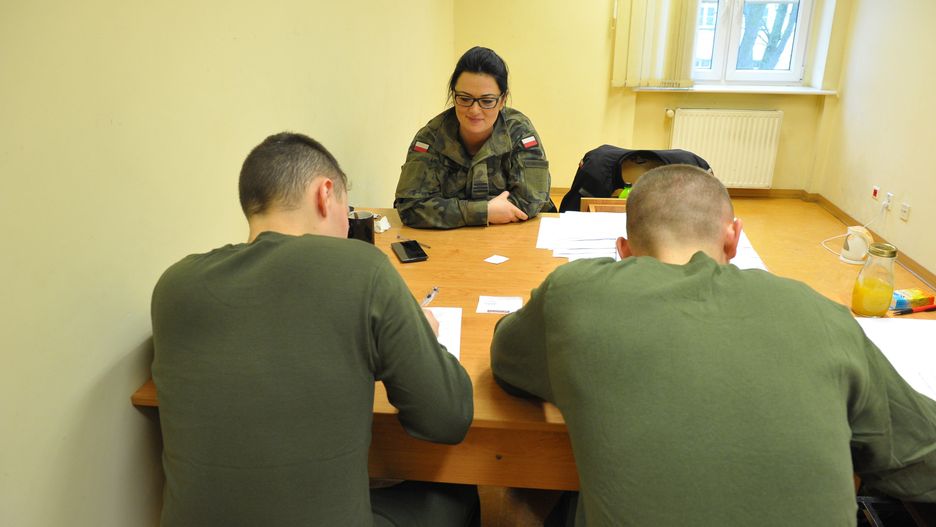 Rejestracja ochotników w 12. Brygadzie Zmechanizowanej im. gen. broni Józefa Hallera w Szczecinie.