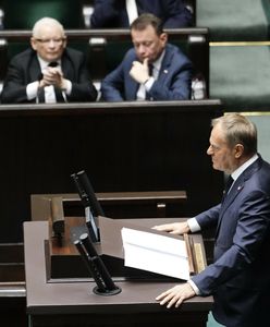 "Kompromitacja", "szopka". Opozycja komentuje tajne wystąpienie Tuska