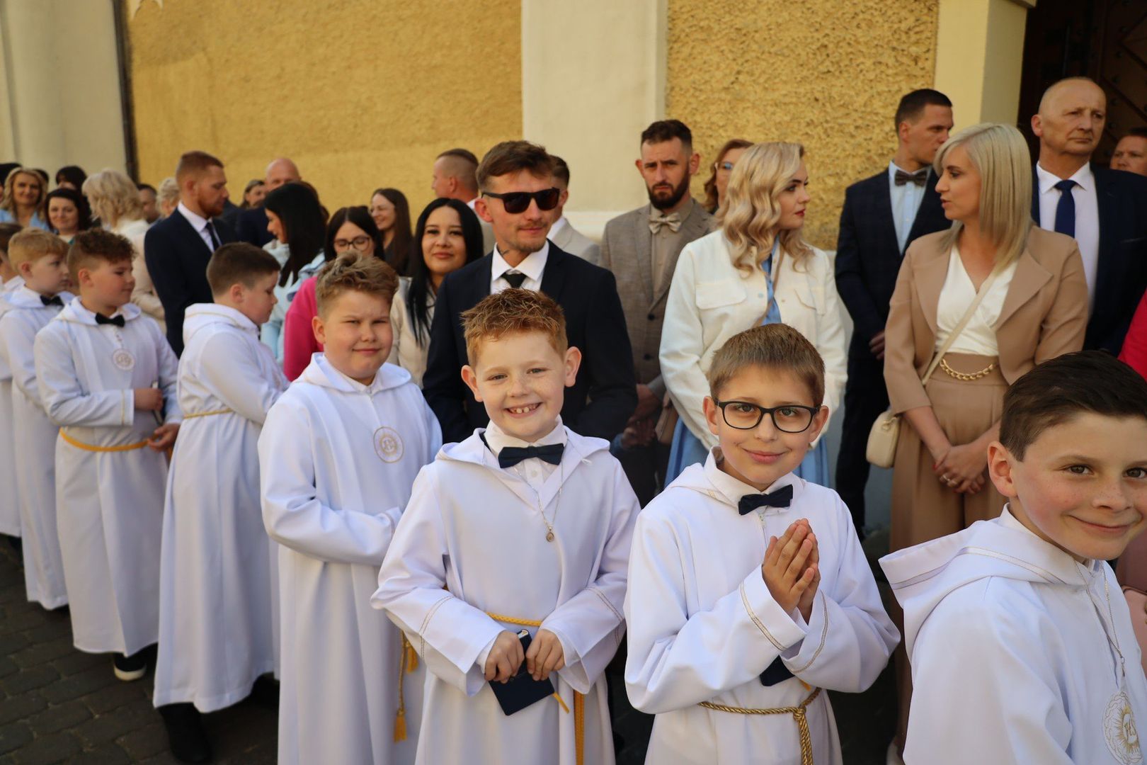 W tym ważnym dniu dzieciom towarzyszyły rodziny, najbliżsi i znajomi