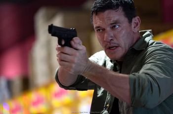 Kabaretki, gorset, makijaż. Takiego wcielenia aktora jeszcze nie widzieliście