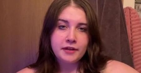Mówią, że ma "podwójne piersi". To słyszy na swój temat