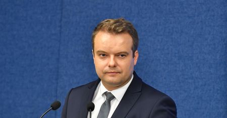 Syn posłanki nagrał, jak katują dziewczynę. Rzecznik PiS reaguje