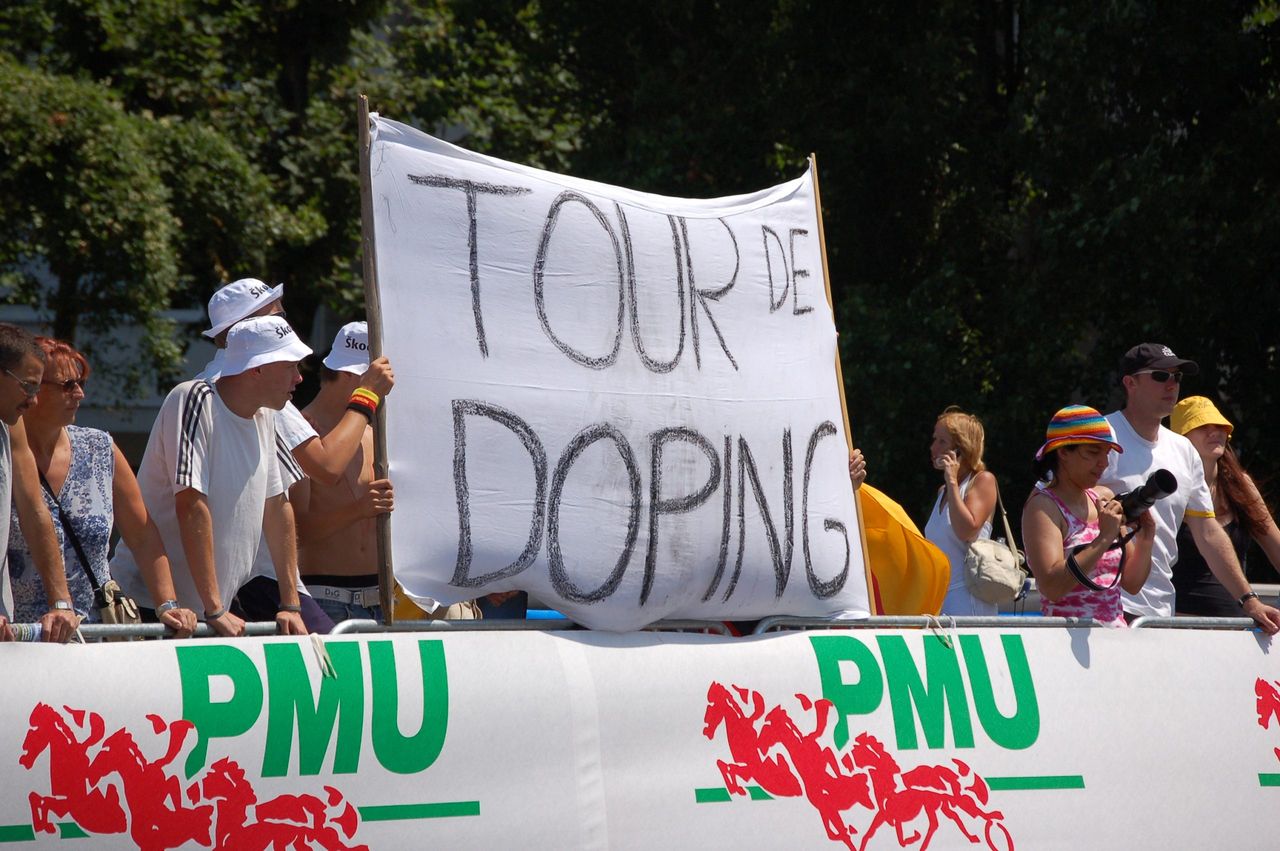 Tour de France. Oszustwa i skandale… niemal od początku