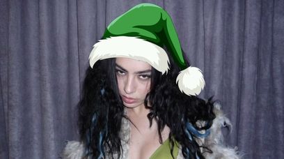 BRATmass nadchodzi. Checklista na święta w stylu Charlie xcx