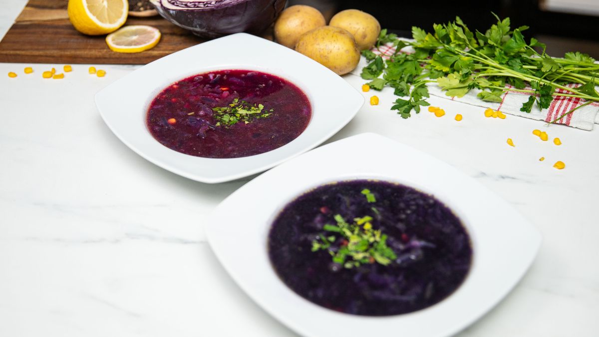 Zupa w takim wydaniu od razu przyciąga oko