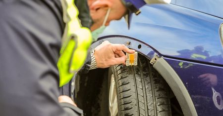 Policja sprawdza opony. Niektórzy mogą dostać nawet 3000 zł mandatu
