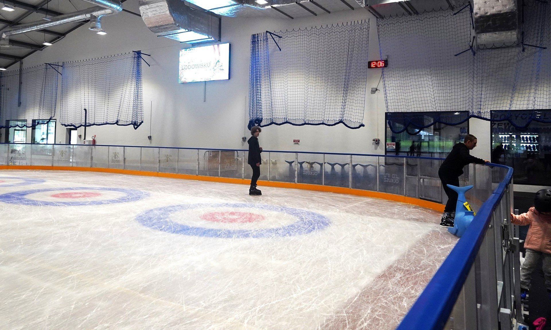 2 listopada 2025 w ośrodku &#34;Czarna Góra&#34; oficjalnie zainaugurowano sezon ślizgawkowy