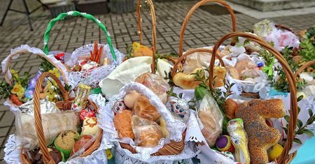 Święcenie pokarmów online, rekolekcje z raperem i msza na Zoomie, czyli kościół w dobie pandemii