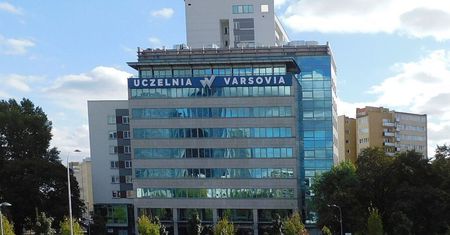 Niepewna sytuacja po aferze Collegium Humanum. Studenci pozywają uczelnię