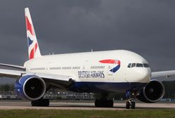 Niezwykły incydent na pokładzie samolotu. Nagi steward