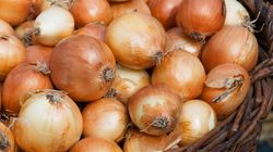 Okłady i wywary z cebuli. Kiedy warto je stosować 