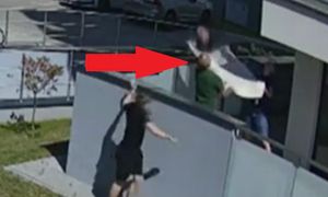 4-latka spadła z balkonu. Matka usłyszy zarzuty. Jedno zaskakuje